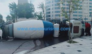 Un camion-toupie se renverse au rond-point de La place de la Ligue Arabe camion-toupie