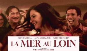 Affiche du film La mer au loin de Saïd Hamich Benlarbi