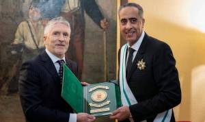 Le directeur général de la DGST décoré par la Garde Civile espagnole