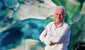 Portrait de Yann Arthus-Bertrand, photographe et réalisateur, expose LEGACY à Tanger