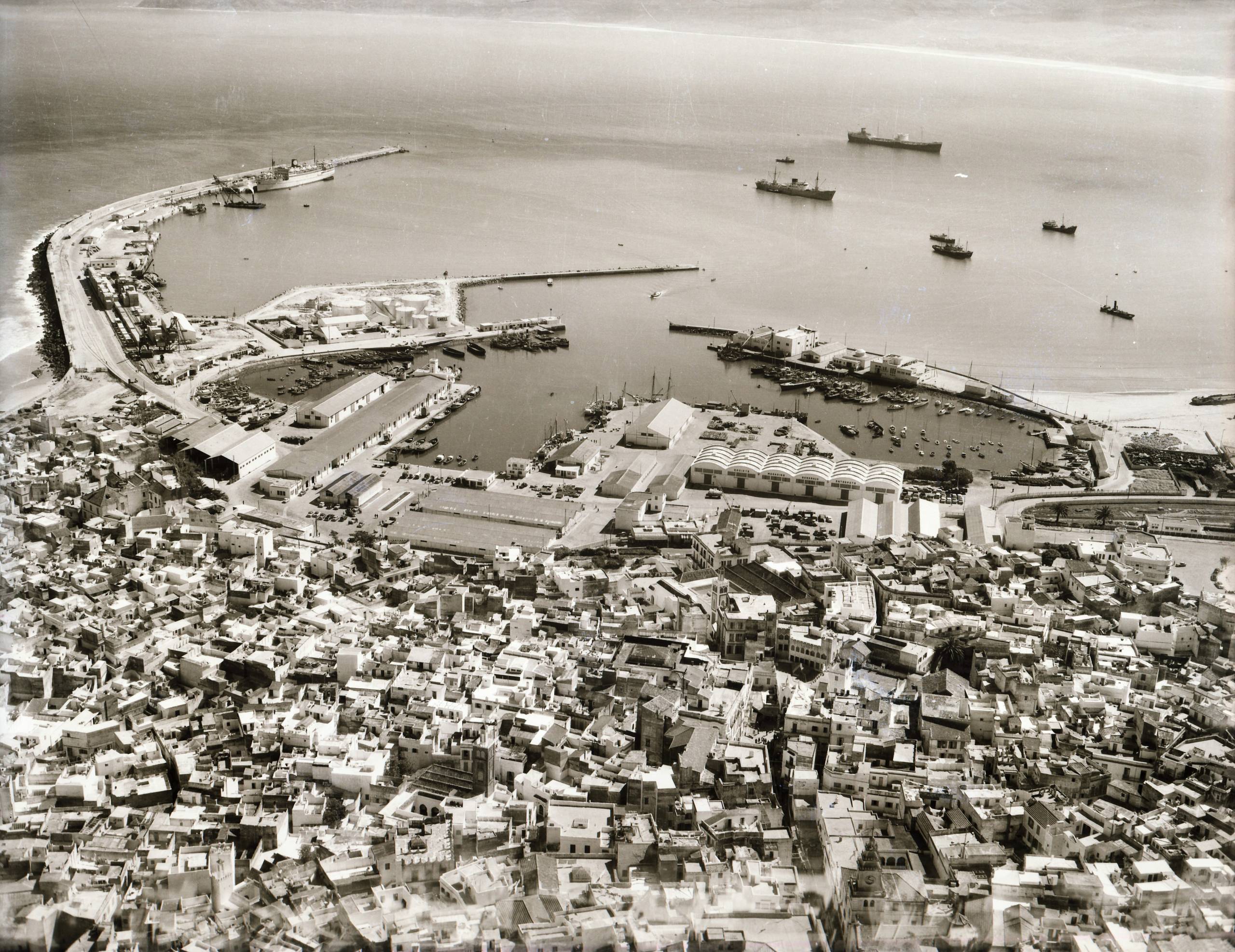 aFfiche aérienne exposition Institut Français de Tanger