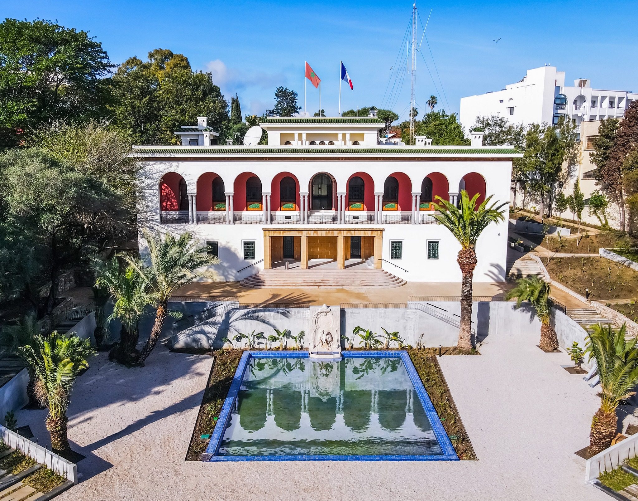 Façade historique de l’Institut français de Tanger installé dans les bâtiments du Consulat de France, ouverte au public