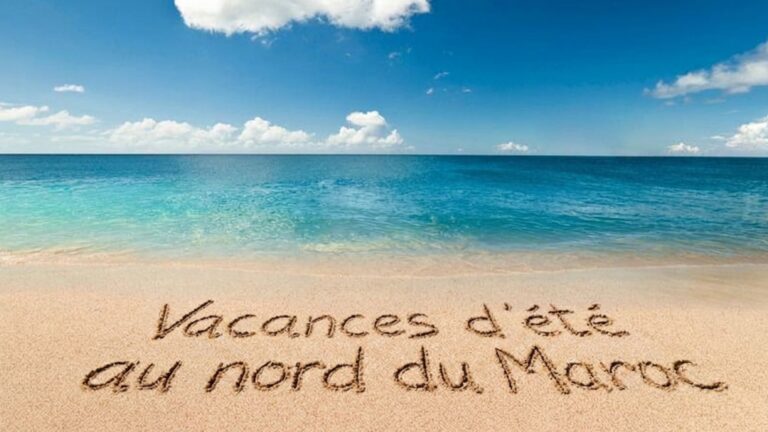 Série d’articles sur l’été au Nord du Maroc autour des plages des hôtels et des sorties Plage du Nord du Maroc en été avec mer calme et ambiance de vacances estivales